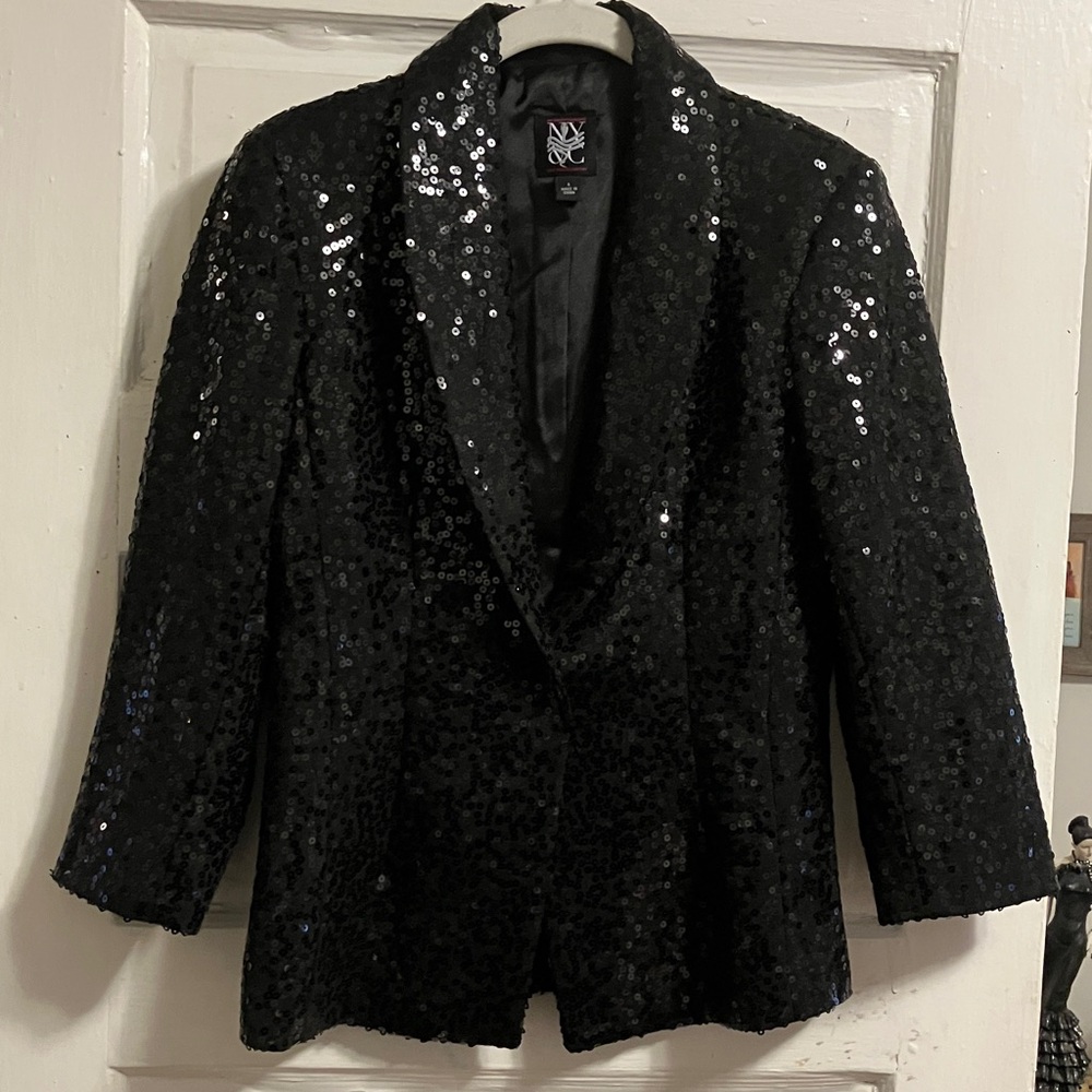 Simple n beautiful NYnC black sequin sz 6 ( S ) jacket. Perfect n new with snap
